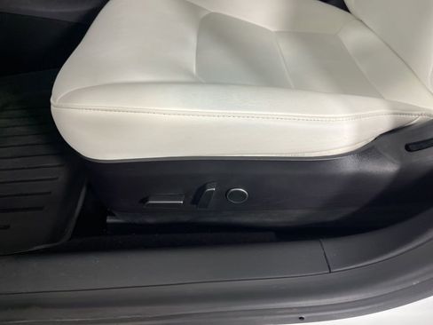 Used 2021 Tesla Model 3 Performance image 23