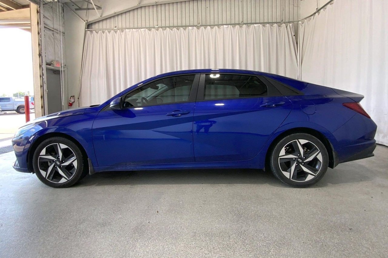 Used 2023 Hyundai Elantra SEL w/ Convenience Package FWD image 26