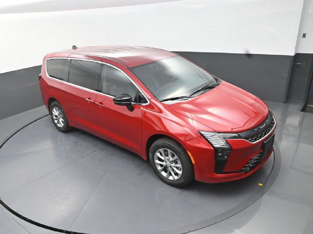 New 2027 Chrysler Pacifica Select AWD/4WD image 10