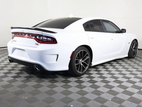 Used 2018 Dodge Charger R/T Scat Pack image 4