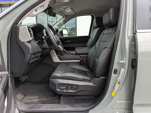 Used 2024 Toyota Tundra Limited AWD/4WD image 12