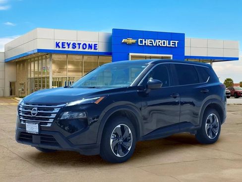 Used 2025 Nissan Rogue SV FWD image 3