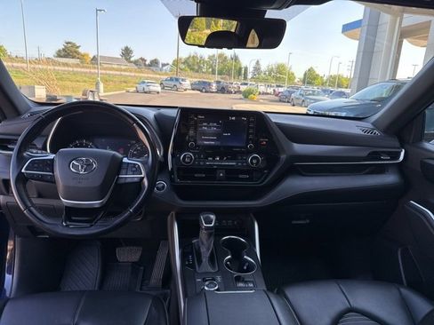 Used 2022 Toyota Highlander XSE image 22