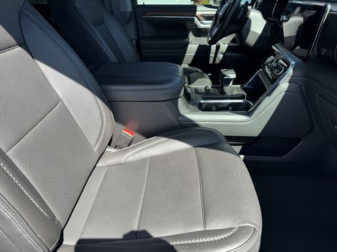 Used 2024 GMC Sierra 1500 Denali image 8