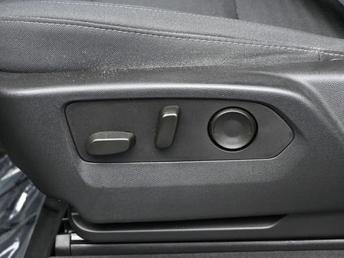 Used 2023 Chevrolet Silverado 1500 Custom RWD image 12