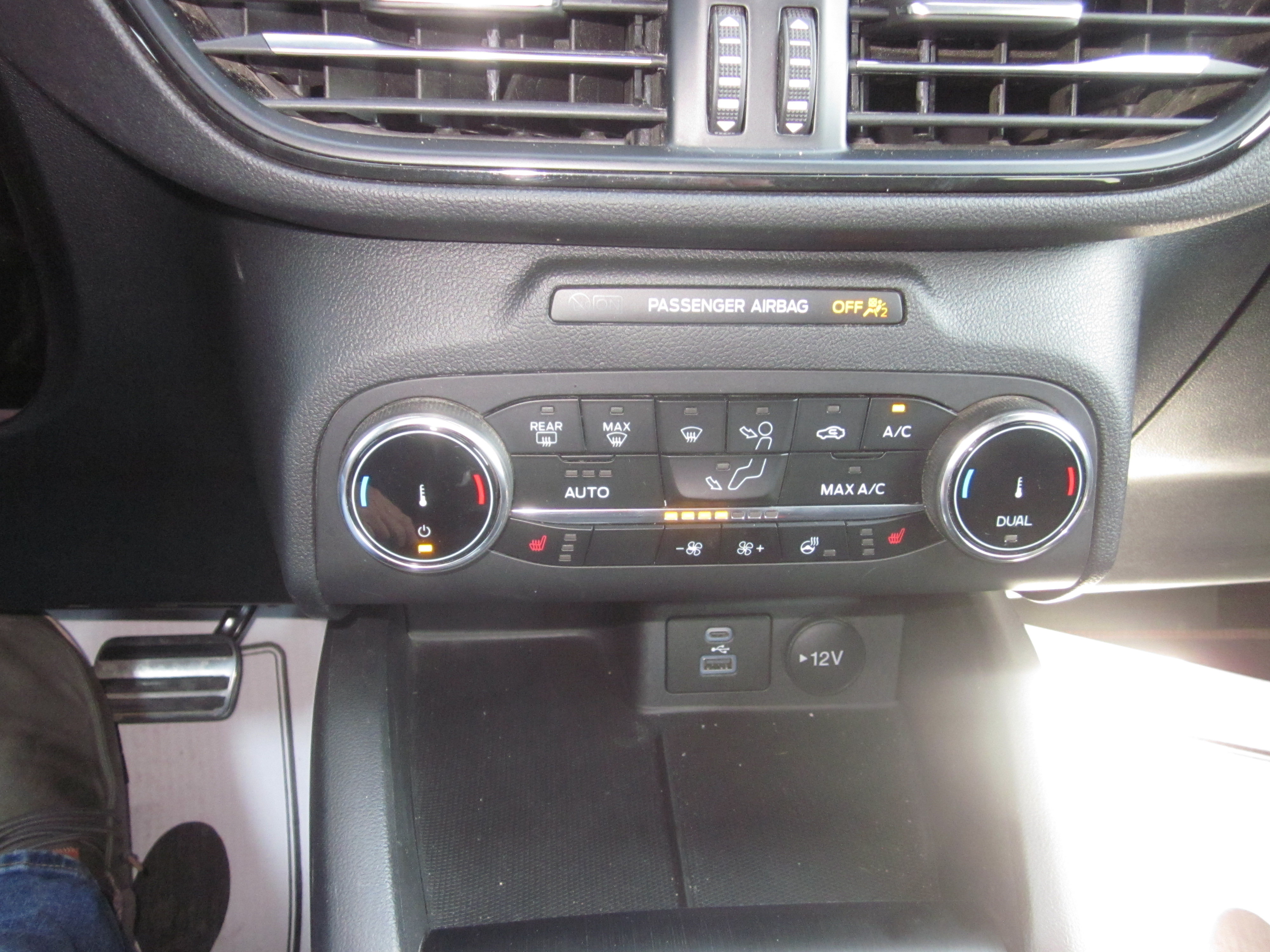 Used 2023 Ford Escape ST-Line Select AWD/4WD image 18