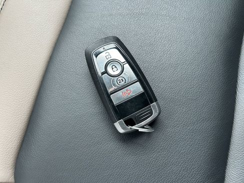 Used 2023 Ford Bronco Wildtrak image 33