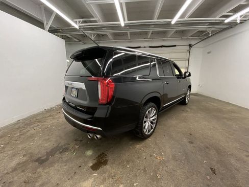 Used 2021 GMC Yukon XL Denali w/ Denali Premium Package image 6