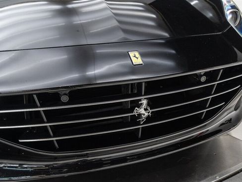 Used 2017 Ferrari California T RWD image 31