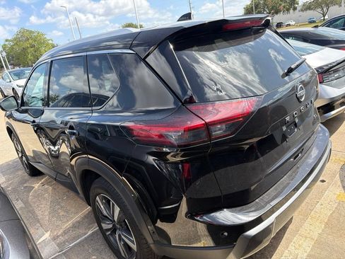 Used 2026 Nissan Rogue SL FWD image 4