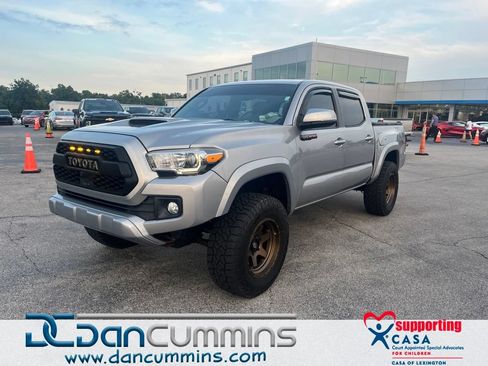 Used 2016 Toyota Tacoma TRD Sport w/ Premium & Technology Package AWD/4WD image 1
