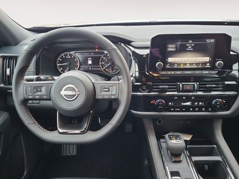 New 2025 Nissan Pathfinder Rock Creek image 14