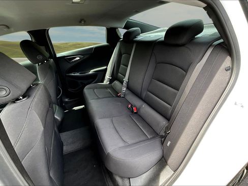 Used 2025 Chevrolet Malibu RS FWD image 14