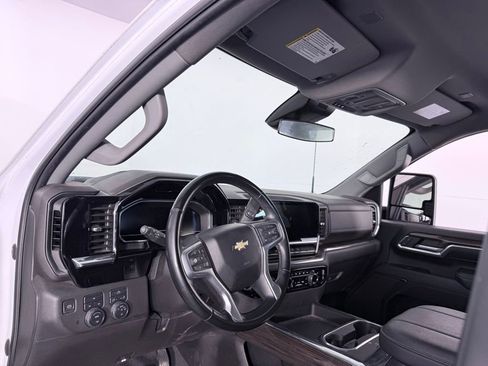 Used 2024 Chevrolet Silverado 2500 LT w/ Convenience Package image 23
