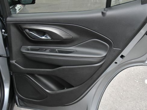 Used 2024 GMC Terrain SLT image 41