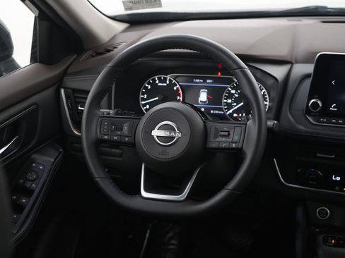 Used 2023 Nissan Rogue SV w/ SV Premium B Package AWD/4WD image 14