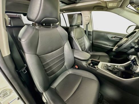Used 2020 Toyota RAV4 Limited AWD/4WD image 36