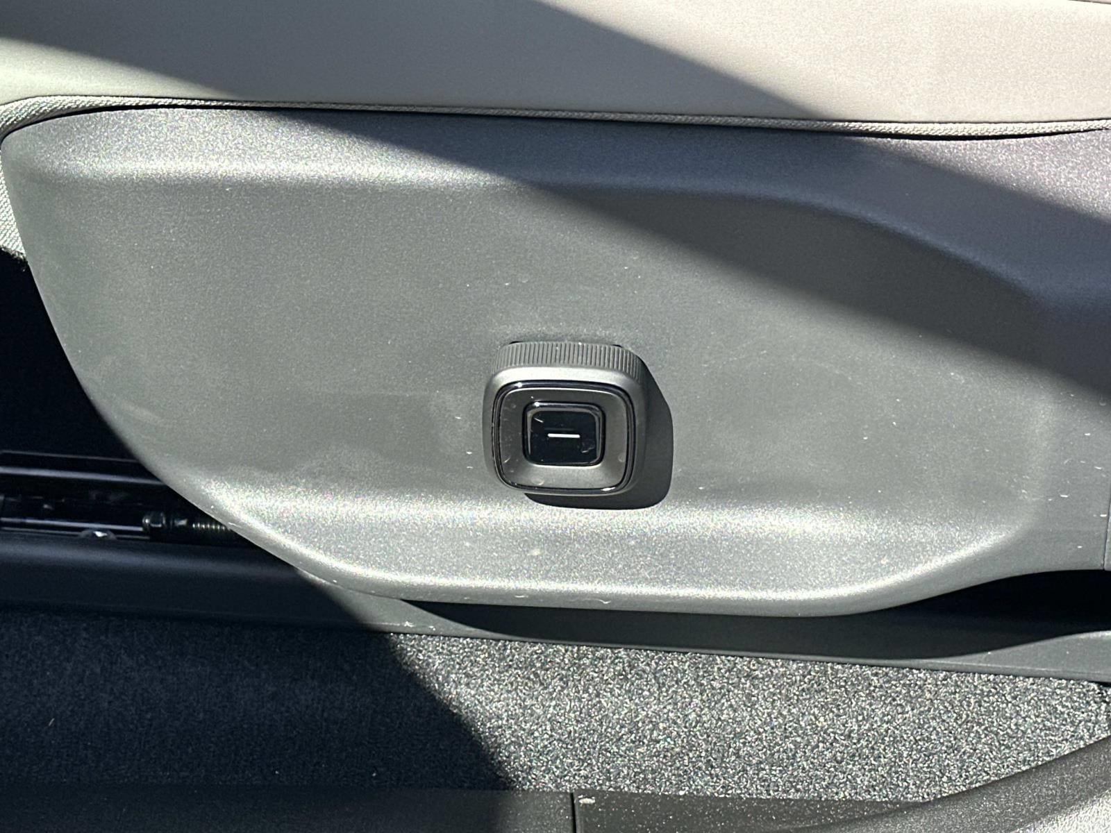 New 2026 Volvo EX30 Plus AWD/4WD image 14