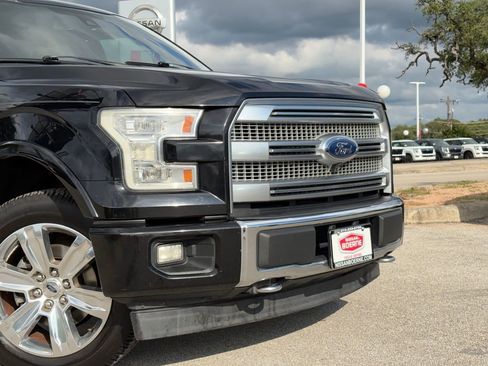 Used 2017 Ford F150 Platinum w/ Equipment Group 701A Luxury AWD/4WD image 3