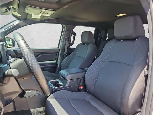 Used 2025 Toyota Tacoma SR5 AWD/4WD image 16