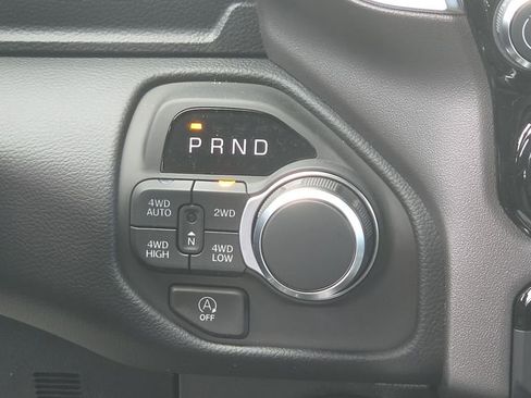 New 2026 RAM 1500 4x4 Crew Cab image 14
