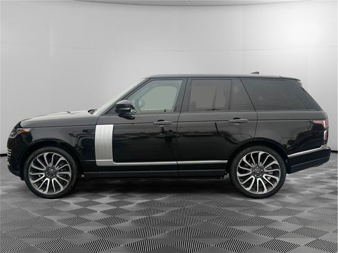 Used 2019 Land Rover Range Rover Autobiography image 2