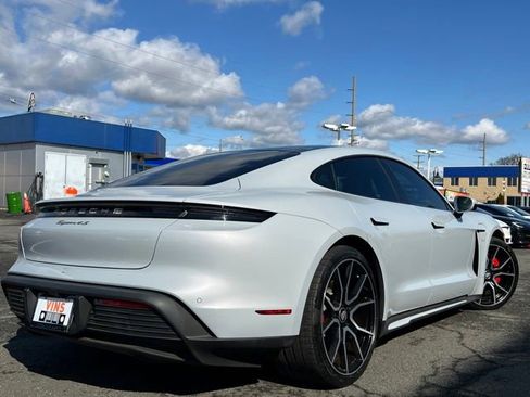 Used 2023 Porsche Taycan 4S w/ Premium Package image 19