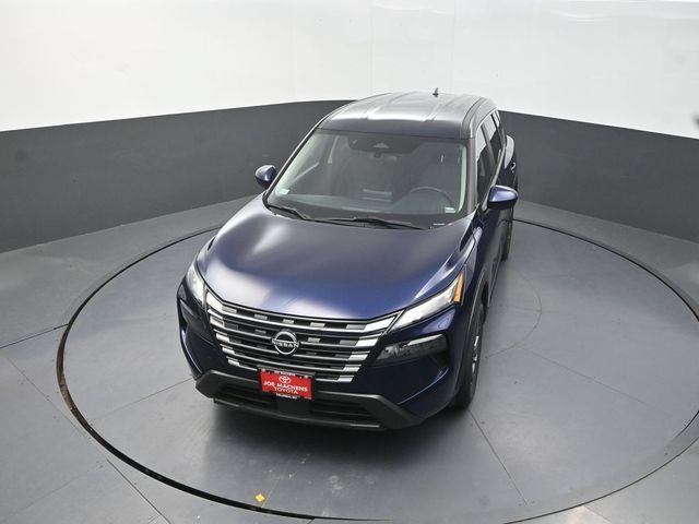 Used 2024 Nissan Rogue SV FWD image 24