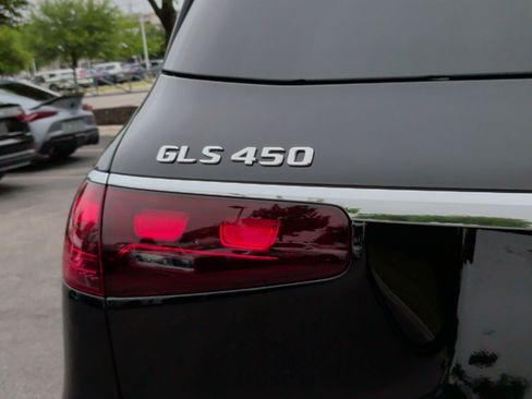 Used 2026 Mercedes-Benz GLS 450 4MATIC image 11