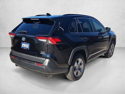 Used 2024 Toyota RAV4 XLE image 5