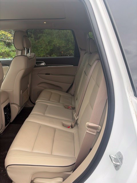 Used 2018 Jeep Grand Cherokee Overland AWD/4WD image 14