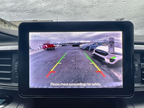 Used 2023 Ford Explorer XLT image 19