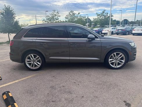 Used 2018 Audi Q7 3.0T Prestige AWD/4WD image 4