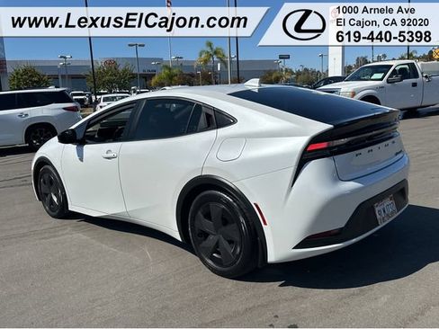 Used 2024 Toyota Prius Prime FWD image 4