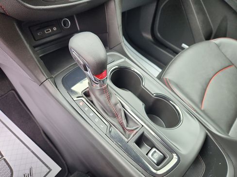 Used 2022 Chevrolet Equinox RS w/ RS Leather Package image 37