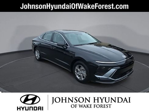 New 2026 Hyundai Sonata SE FWD image 2