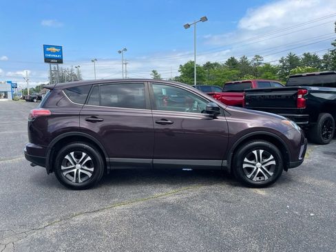 Used 2018 Toyota RAV4 LE w/ Carpet Mat Package AWD/4WD image 8