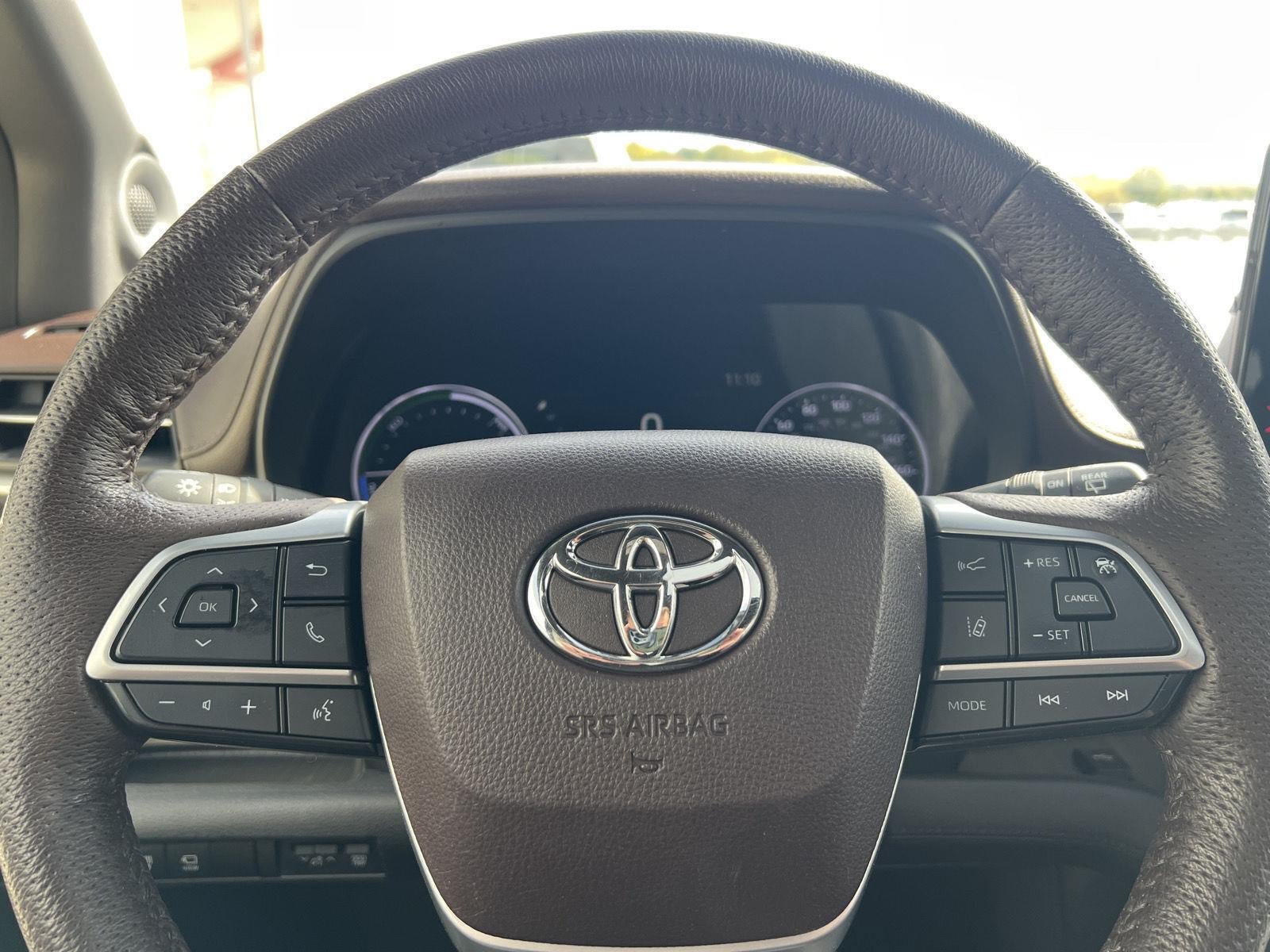 Used 2021 Toyota Sienna Platinum w/ Protection Package (TMS) AWD/4WD image 26