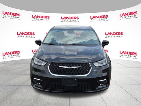 Used 2024 Chrysler Pacifica Touring-L FWD image 8
