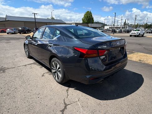 Used 2019 Nissan Altima 2.5 SL AWD/4WD image 3