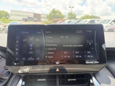 Used 2022 Toyota Venza Limited AWD/4WD image 16