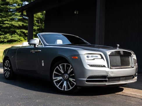 Used 2017 Rolls-Royce Dawn RWD image 1