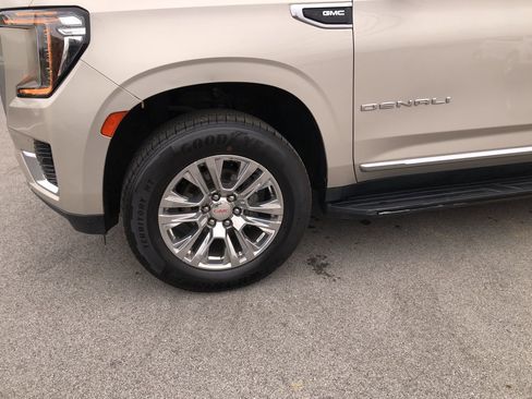 Used 2021 GMC Yukon Denali image 2