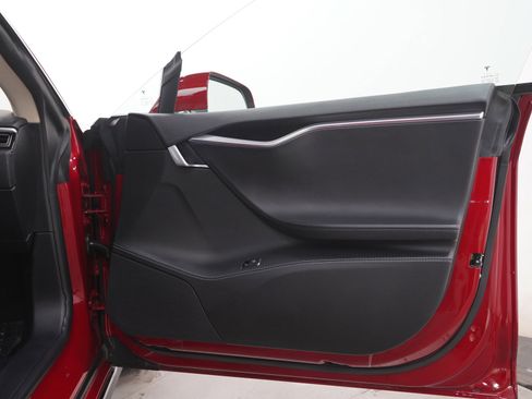 Used 2014 Tesla Model S 85 RWD image 9