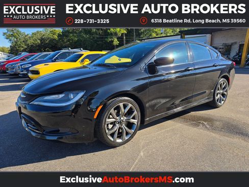 Used 2015 Chrysler 200 S w/ Comfort Group image 6