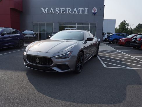 Used 2022 Maserati Ghibli Modena image 1