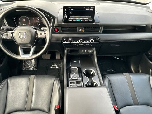 Certified 2024 Honda Pilot Touring image 13