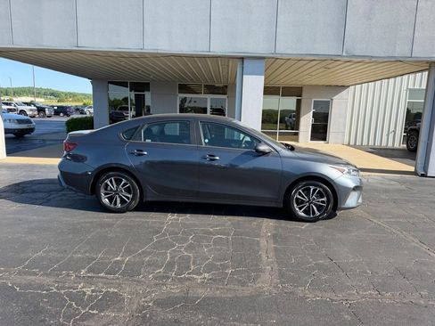 Used 2024 Kia Forte LXS FWD image 2