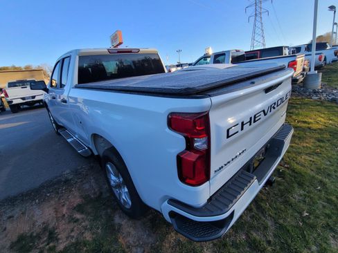 Used 2020 Chevrolet Silverado 1500 Custom w/ Custom Value Package image 8