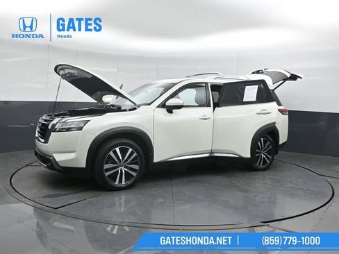 Used 2023 Nissan Pathfinder Platinum AWD/4WD image 61